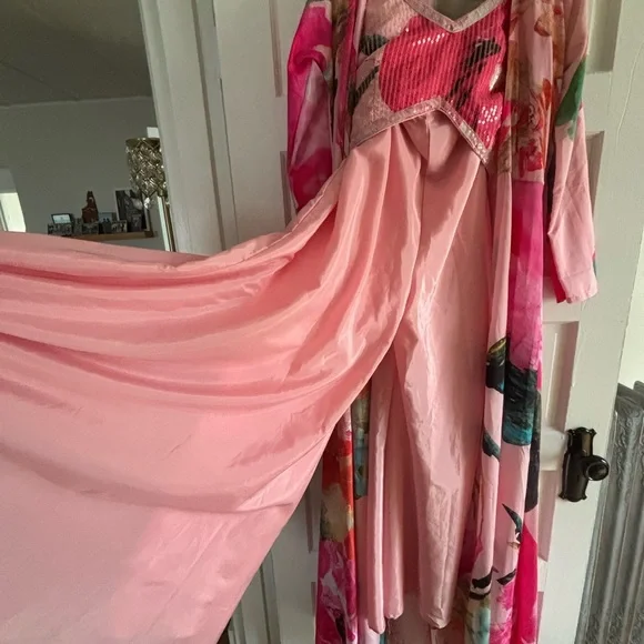 Floral Pink Women's Crepe Silk Kurta Set - Picture 9 of 9